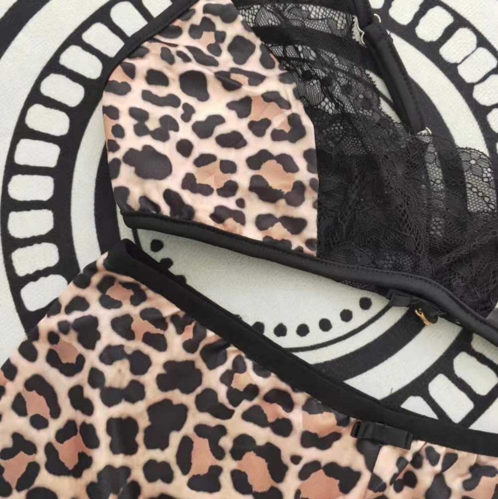 Cheetah Print Crochet Lace Backless Cami Set - Picture 4 of 4